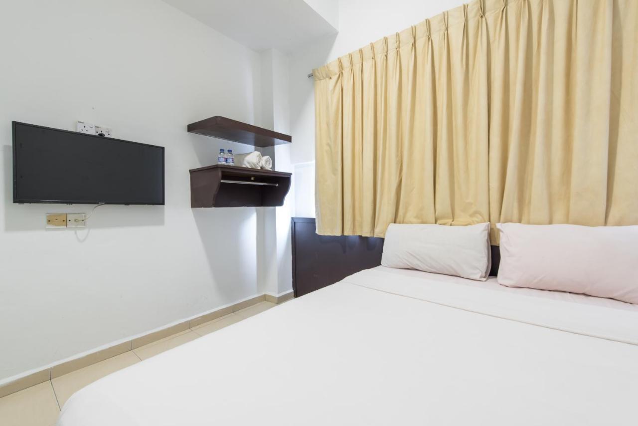 Hollitel Hotel Malacca Extérieur photo
