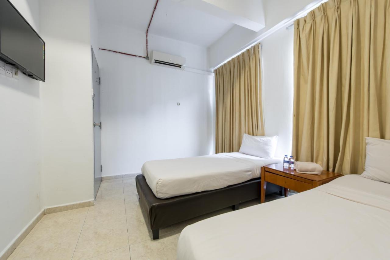 Hollitel Hotel Malacca Extérieur photo