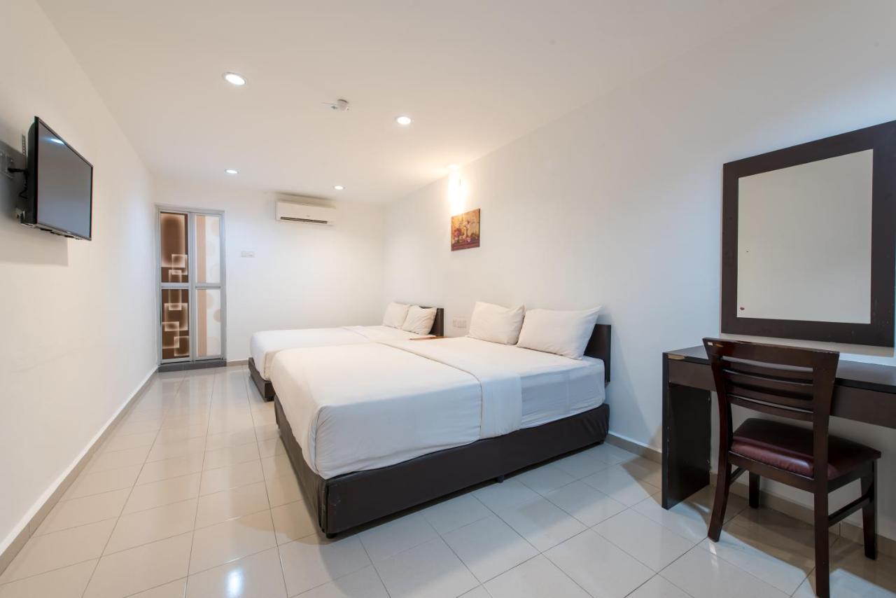 Hollitel Hotel Malacca Extérieur photo