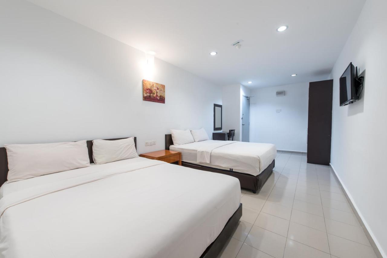 Hollitel Hotel Malacca Extérieur photo